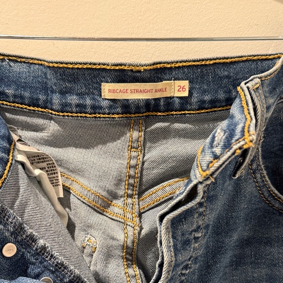 LEVI’s Ribcage Straight Ankle Classic Blue Denim Jeans - Picture 3 of 4